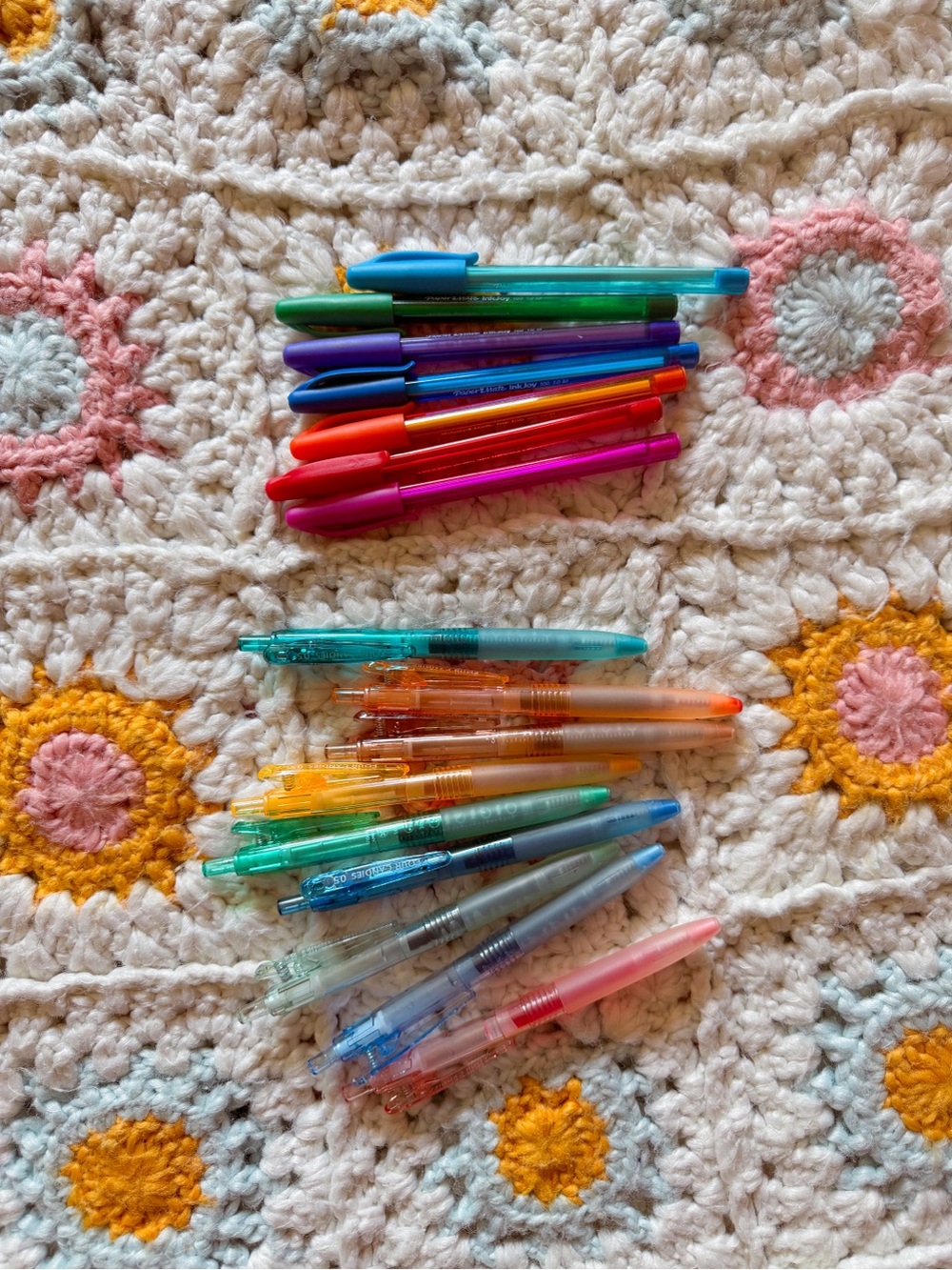 The Color Pop Pen Bundle – 16 Colored Gel Pens Mixed Brands